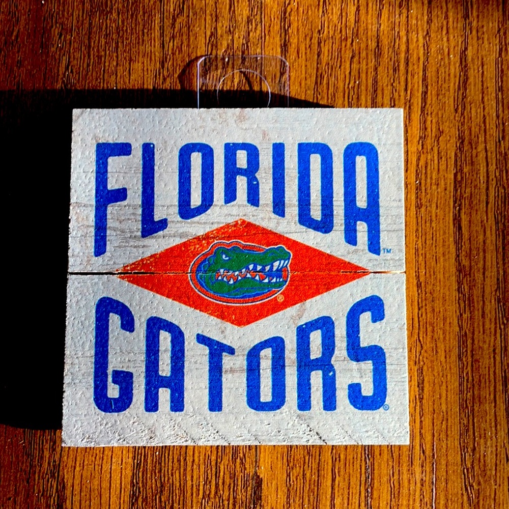Florida Gators wooden magnet
